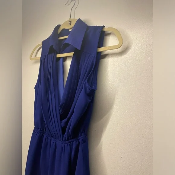 Cut out collar dress by Love Richie, Size Small - Picture 4 of 6